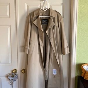 London Fog Trench Coat, Size 6 (missing belt).